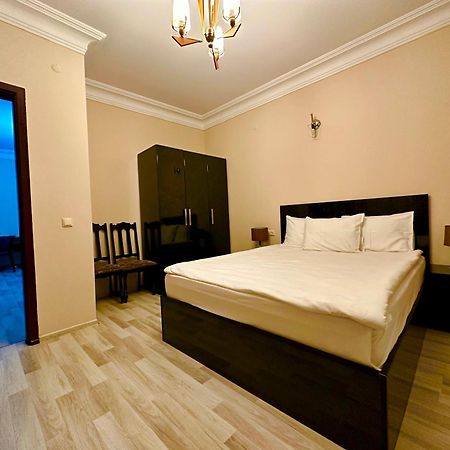 Hotel Tsereteli Batumi Exterior foto